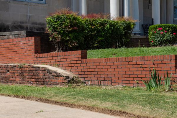 Retaining Wall Cleaning in Rockledge